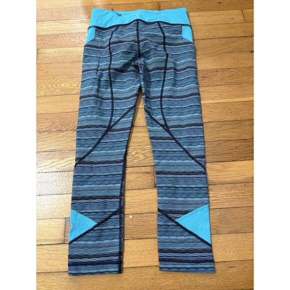 Lululemon Size 6 Pace Rival Crop 22” Legging Blue Striped - Picture 3 of 5